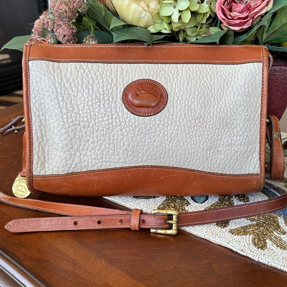 Vintage Dooney & Bourke All-Weather Pebbled Leather Zippered Crossbody Purse 80s - Picture 16 of 16